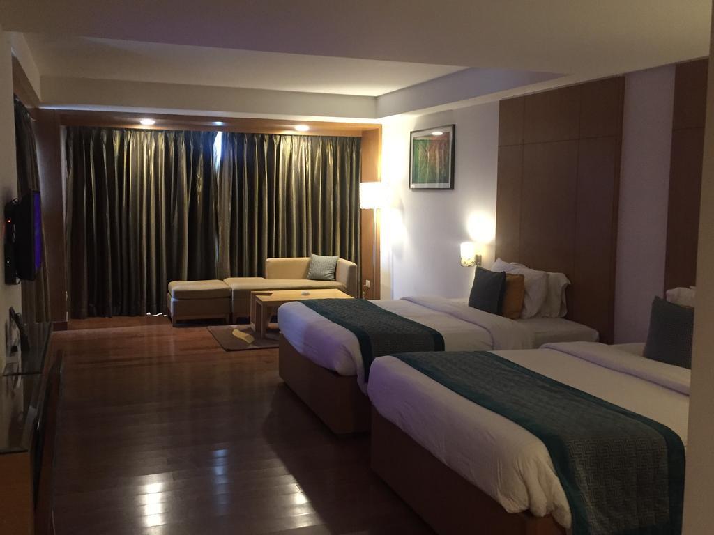 Lemon Tree Hotel, Дехрадун Экстерьер фото